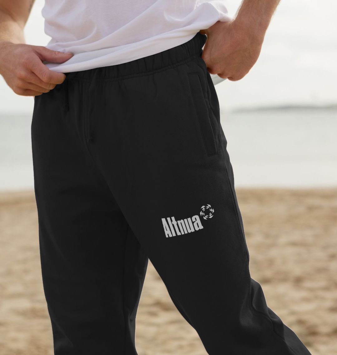 Altnua - 100% organic cotton joggers (black)